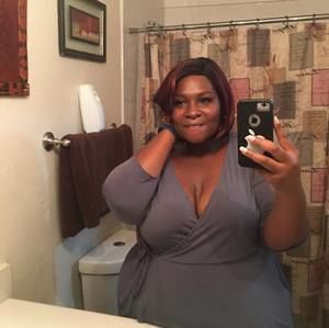 Meet your Posher, Kenisha